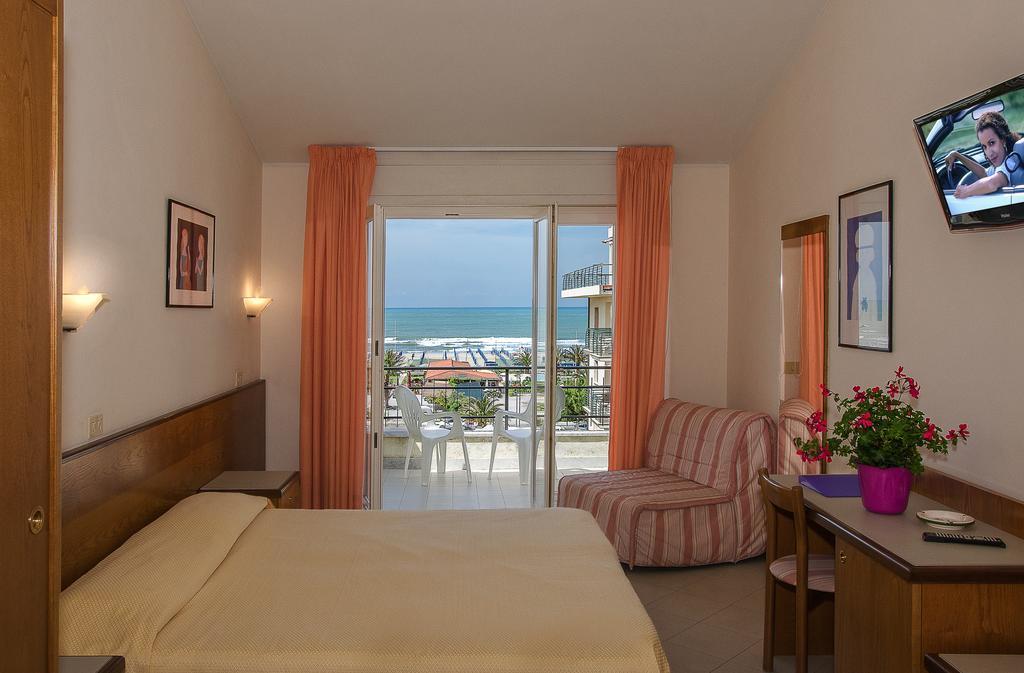 Hotel Montecarlo Lido di Camaiore Exterior foto